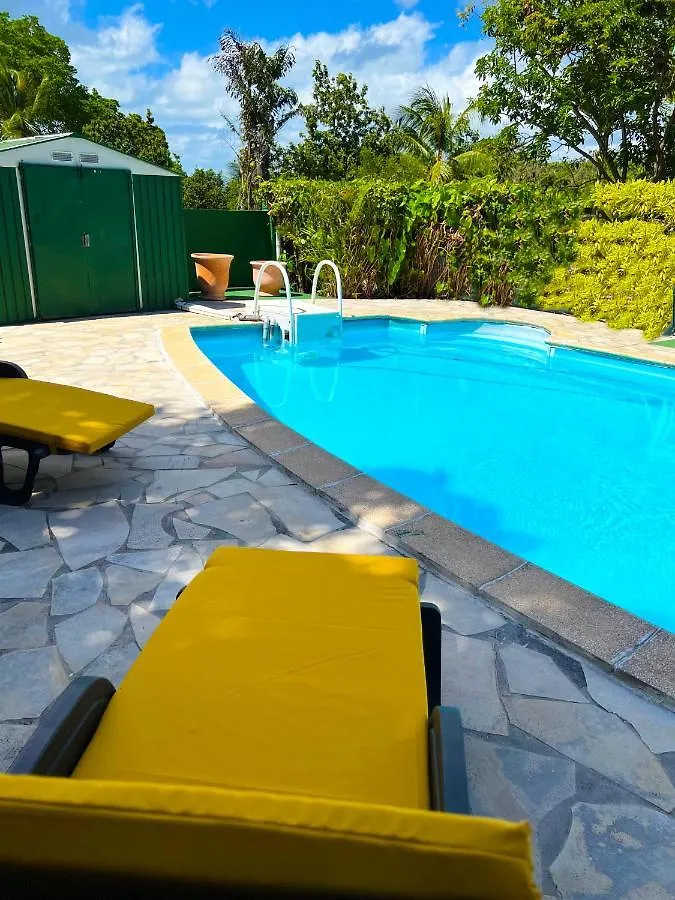 Uta Houses Baie-Mahault 0*,